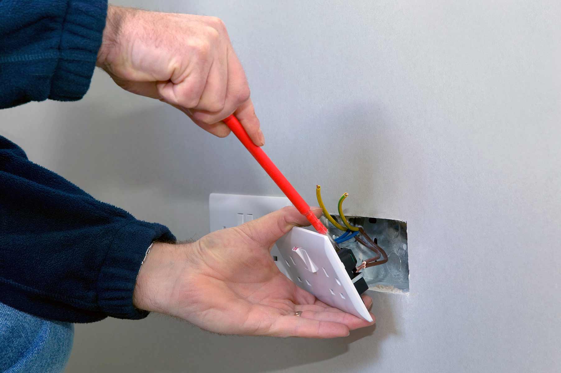 Our electricians can install plug sockets for domestic and commercial proeprties in Crowborough and the local area. 